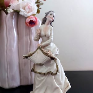Belcari Lady - Etsy