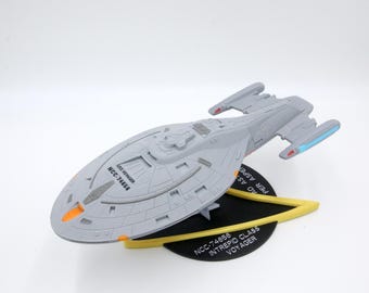 17-calowy model Intrepid Class NCC-74656 Voyager (duży) – replika Enterprise do druku 3D – w pełni pokolorowana i zmontowana