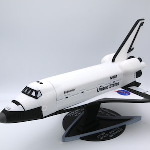 19 inch Space Shuttle Endeavour OV-105 with Satellite - A Detailed US Space Shuttle Replica - Fully colored and Assembled - 3D Printed