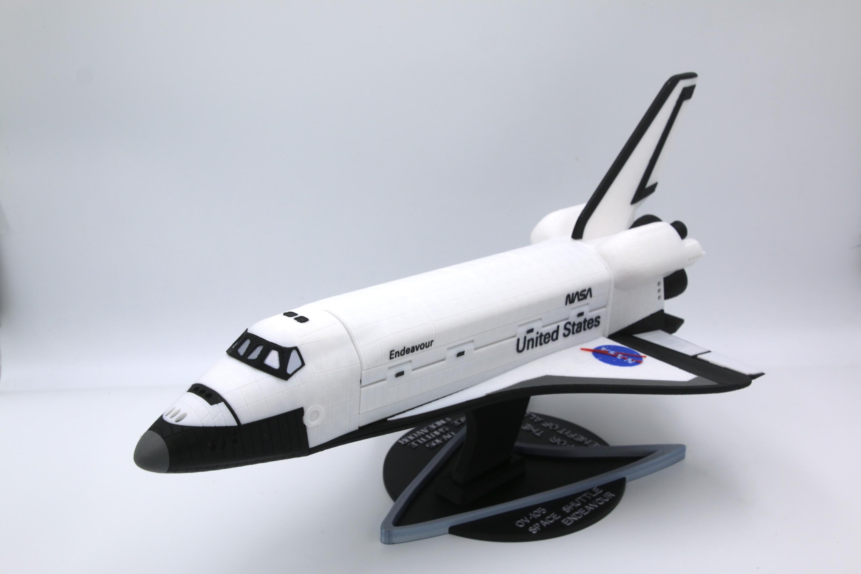 Navette spatiale Endeavour OV-105 de 19 pouces avec satellite - Réplique détaillée de la navette spatiale américaine - Entièrement colorée et assemblée - Impression 3D