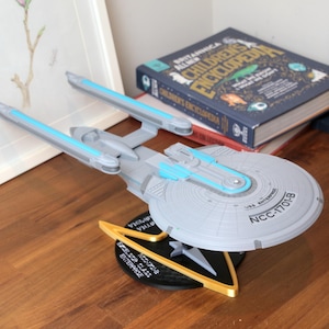 19-Zoll Excelsior Class NCC-1701-BEnterprise - 3D Druckbare Unternehmen Replik - Vollständig coloriert und montiert