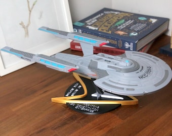 Réplica em 3D da nave Enterprise NCC-1701-G da classe Neo Constitution, de 17 polegadas - Totalmente colorida e montada.
