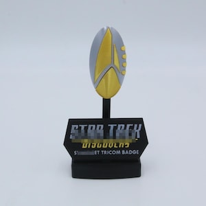 Discovery Tricom Badge with stand - 3D Printed - Fully colored and assembled
