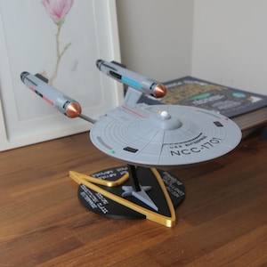 16-inch Constitution Class NCC-1701 Enterprise - 3D Printable Replica - Fully colored and assembled