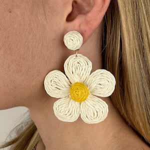 Summer Rattan Daisy Flower Drop Earrings