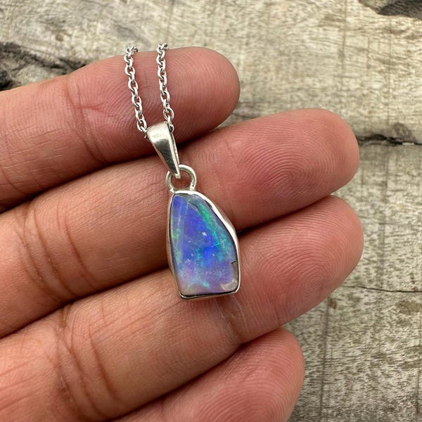 Natuurlijke Ethiopische opaal ruwe hanger ketting, 925 sterlingzilveren hanger, zilveren sieraden, ruwe hanger ketting, handgemaakte zilveren sieraden