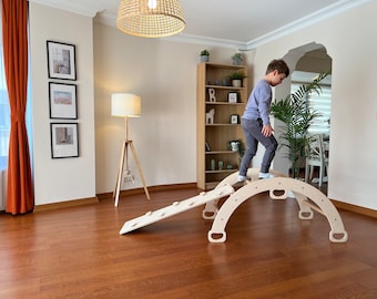 Balançoire en forme d'arche en bois avec oreiller design, jouets Montessori, salle de sport d'escalade, terrain de jeu intérieur et extérieur pour tout-petits
