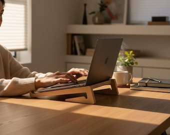 Soporte minimalista de madera para portátil: elevador de escritorio ergonómico y portátil