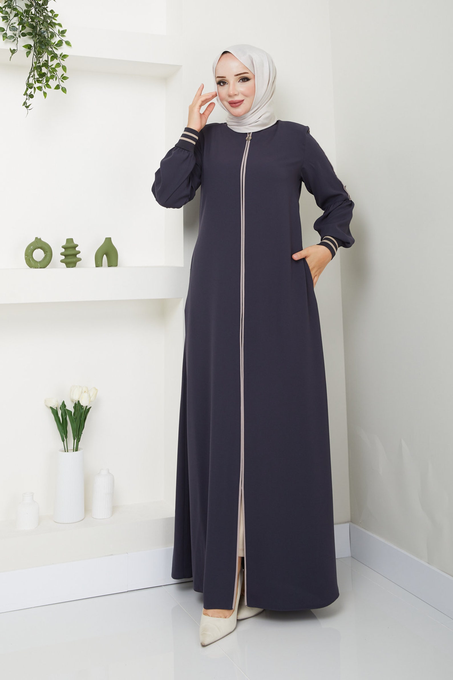 Classic Hidden Placket Full Length Abaya