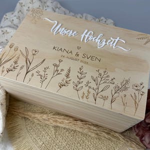 Geschenk Hochzeit personalisiert Erinnerungsbox aus Holz personalisierte Kiste Holzkiste Aufbewahrung Geschenk Hochzeit Holz und Acryl