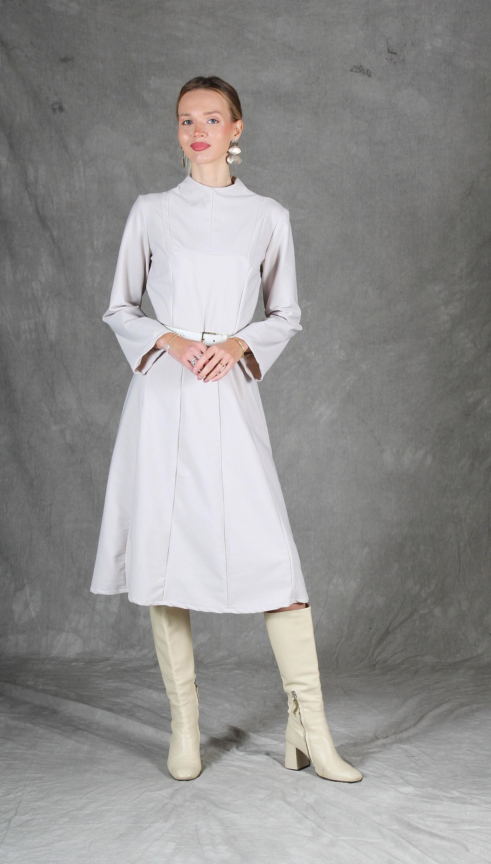 long sleeves ball gown wedding dress White Satin Bridal Ball Dresses 2026 Women's Gorgeous Ball Gown V-Neck Long Sleeves Floor-Length Formal Wedding Dresses with Lace Applique