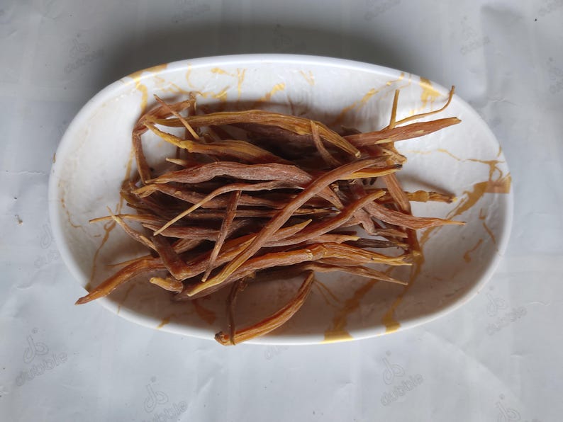 Thaneervittan Kilangu,Shatavari, Wild Asparagus, Shatawar, Shatavari Root, Shatavari Powder,Asparagus Racemosus,Thaneer Vittan Kilangu Ver, Thaneervittan Kilangu
