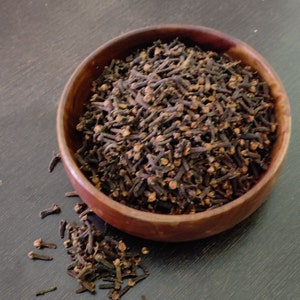 Bio-Nelken - Laung - Gewürznelkenknospen - Natürliche aromatische getrocknete Nelken-Syzygium Aromaticum - Indische Gewürze -Ideal für Tee