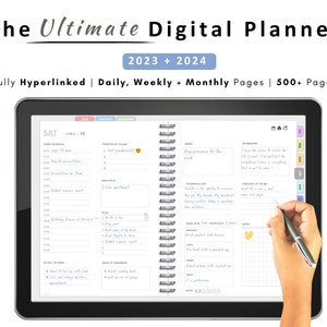 Könnte beinhalten: Ein digitaler Planer auf einem Tablet-Bildschirm, auf dem eine Hand auf den Bildschirm schreibt. Der Planer ist für die Jahre 2023 und 2024 und enthält tägliche, wöchentliche und monatliche Seiten. Der Planer ist vollständig verlinkt und umfasst über 500 Seiten.
