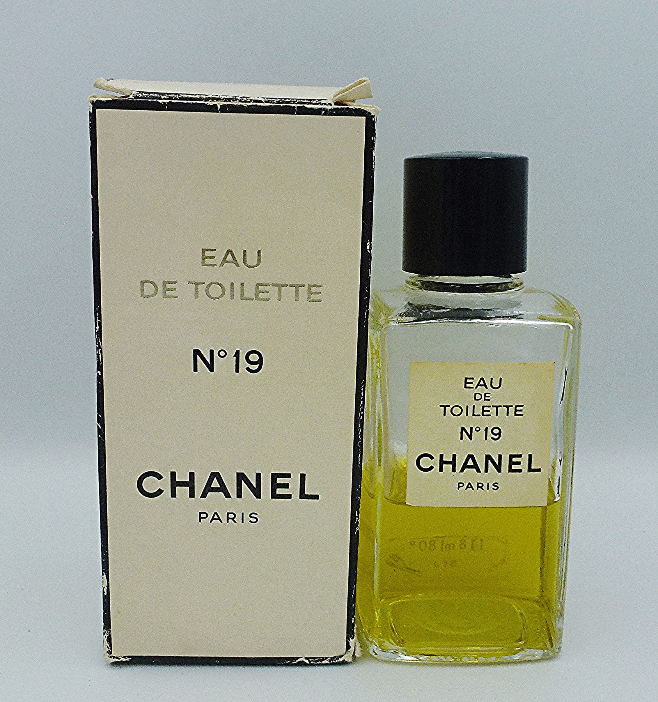 Chanel No. 19 118 Ml. or 4oz. Flacon Eau De Toilette 1970 