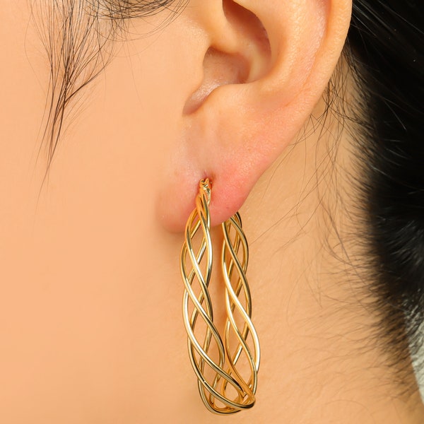 Twisted Wire Hoop Earring, Gold Oval Wire Wave Huggie Earring Clasp, Brass Oval Wire Wave Hinged Back Earring, 18K Real Gold Plated GD9979