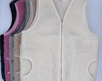 Wool vest for adults made from 100% Merino wool from Europe, handmade and eco-friendly. Lambswool pile in a teddy-look.