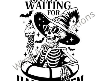 W oczekiwaniu na Halloween SVG | Szkieletowa Wiedźma SVG | Upiorny Letni Halloween PNG | Zabawny projekt koszulki na Halloween | Plik Cricut Cut