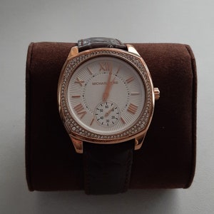 Michael Kors Women display picture 3