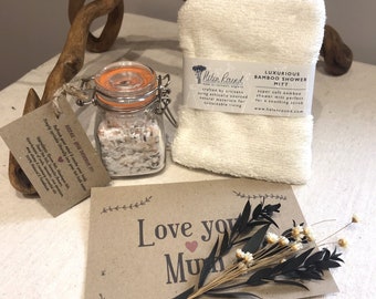 Relax and unwind with our Bath Salts gift set with luxuriously soft Bamboo wash mitt & personal message.  Perfect for Birthdays