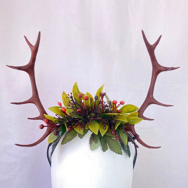 Antler Meadow Green Bonnet