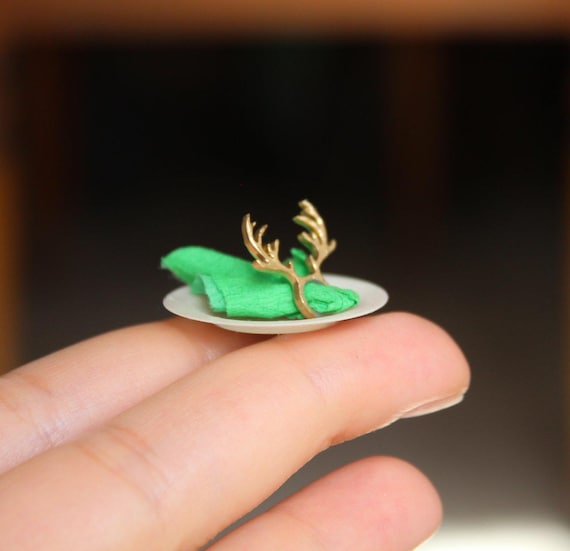 Dollhouse Christmas Deer Napkin Ring, Miniature Plate, 1:12 Scale