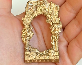 Miniature  Dragon Picture Frame, Gold Painted, Diorama and Dollhouse, 3D printed