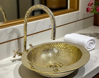 Lavabo de latón martillado a mano: Lavabo de estilo antiguo sin lacar – Mueble marroquí con decoración rústica