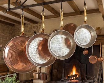 Juego de sartenes de cobre martillado hechas a mano / Sartenes con revestimiento de estaño, mangos de latón, decoración de cocina francesa