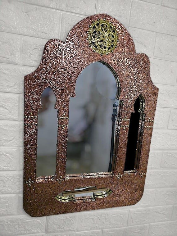 手作りの彫刻入り銅製モロッコミラー：アーチ型ムーア風装飾 - Etsy 日本