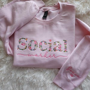 Floral Social Worker Embroidered Sweatshirt: School Counselor Gift 画像 1