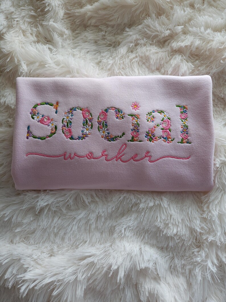 Floral Social Worker Embroidered Sweatshirt: School Counselor Gift 画像 4