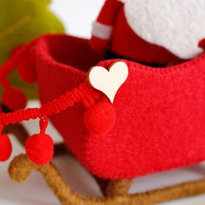 Felt red Santa sleigh