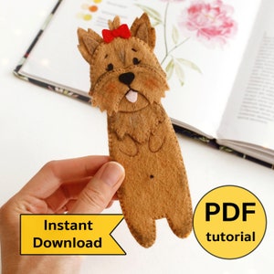 Marcador de página longo de feltro para cachorro Yorkshire Terrier, tutorial em PDF com moldes para costura à mão. Presente para amantes de livros. Marcador de página com letras faça você mesmo. Presente de material escolar.