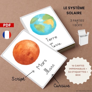 Könnte beinhalten: Lernkarten mit Aquarellillustrationen von Planeten, darunter Erde und Mars. Die Karten sind auf Französisch mit Schrift- und Schreibschrift beschriftet. Das Set enthält 16 druckbare Karten, 32 Etiketten und eine Box, ideal zum Lernen über das Sonnensystem.