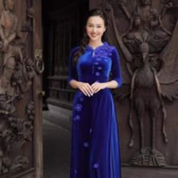 Áo dài nhung HongVic Fashion.