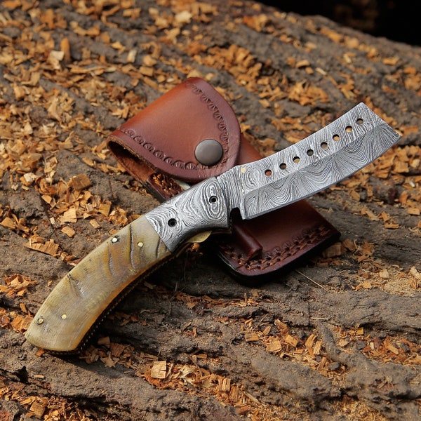 Handmade Damascus Steel Folding Blade Knife (Ram Horn Handle)