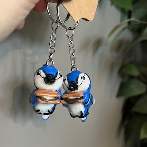 Bluejay with a s&#39;more keychain