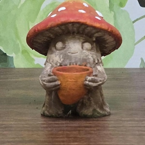 Mushroom Planter Helper – Whimsical Forest Spirit Pot Holder – Cottagecore Decor