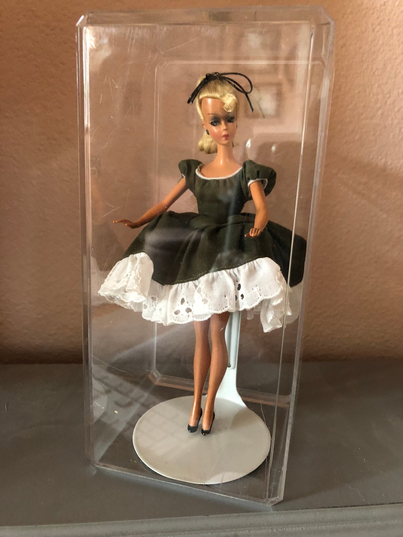 Bild - Lilli ( the first Barbie doll) - Doll Bild Lilli doll