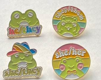 Rainbow Frog Pronouns Pin Brooches