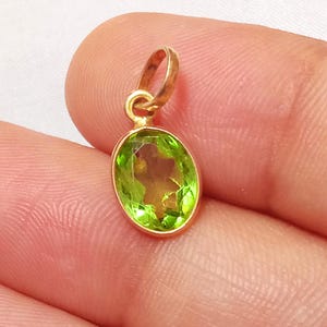 Handmade 18k Gold Peridot Charm Pendant: Natural Green Gemstone