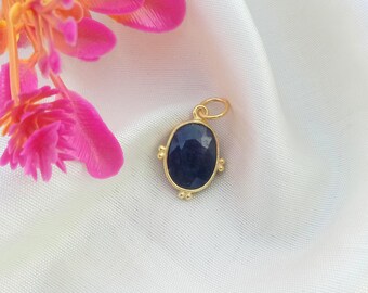 手作りの18金無垢サファイアチャームペンダント - Etsy 日本