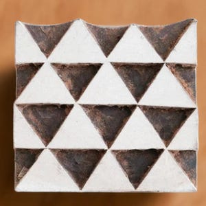 Handgesneden driehoekige blokstempel, Indiase houten tjap