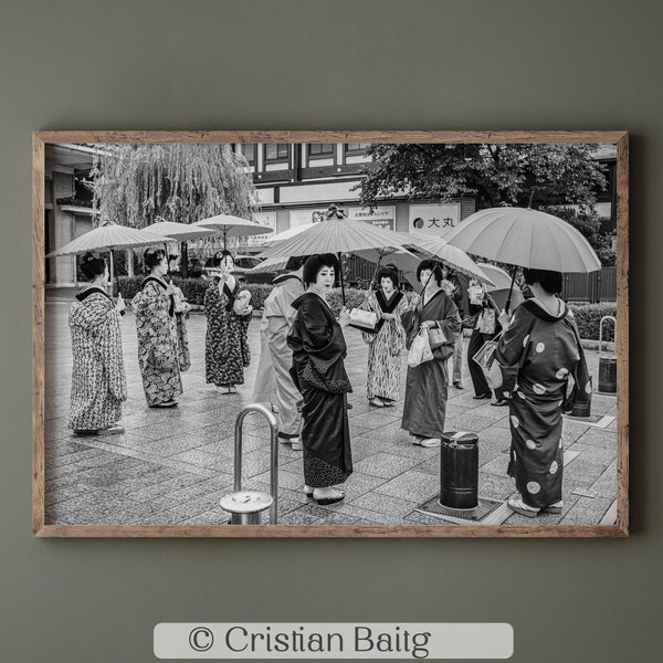 Geishas and maikos in Kyoto Japan. Black and white fine art print. Photo wall art. Travel photography poster