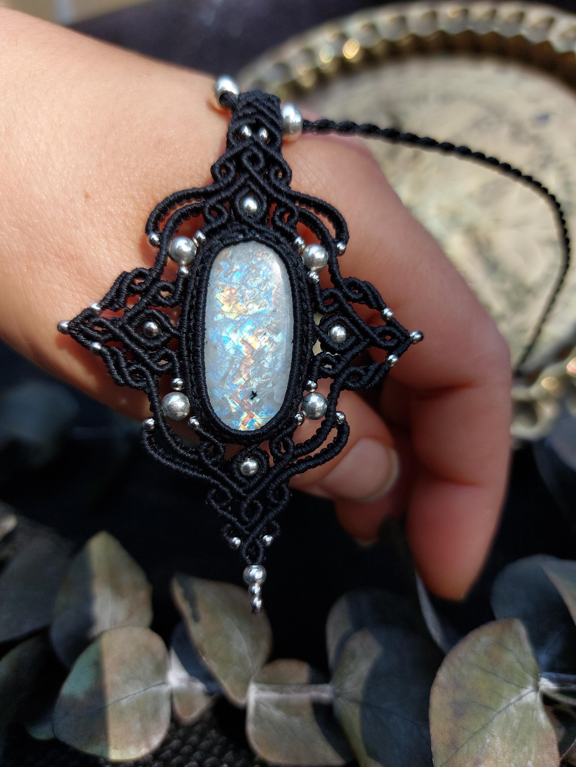 魔女のブローチ(マクラメネックレス) アウトレット アベンチュリン