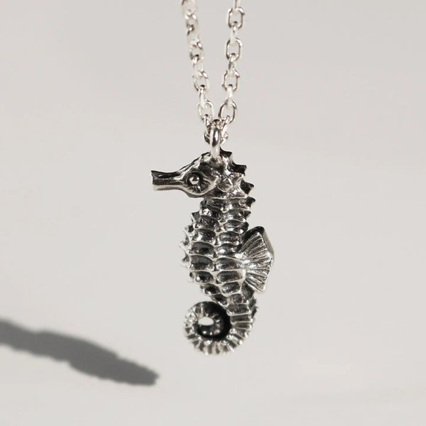 Collier à pendentif hippocampe en argent sterling 925. Cadeau pour les amoureux de la mer, cadeau pour elle, breloque hippocampe, bijoux hippocampe, bijoux hippocampe