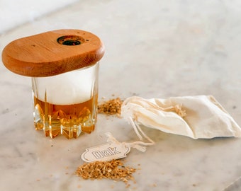 Ahumador de cócteles de roble: infusor de bourbon y whisky con virutas de madera.