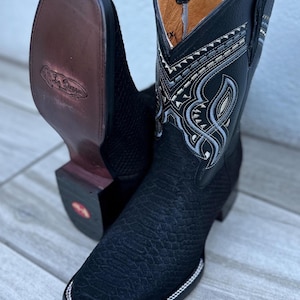 Bottines COWBOY HOMMES en nubuck noir peau de serpent bout carré boutines python Chelsea