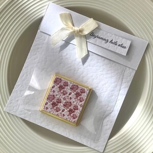 Personalized Place Cards | Plate cards | Place cards with chocolate | Rose motif | Madlen chocolate | Iftar, Bayram, Ramadan